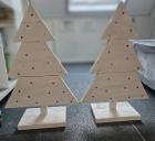 2 houten kerstboompjes